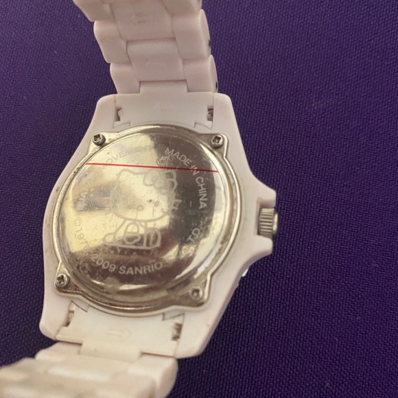 Hello Kitty Watch - Picture 2 of 3